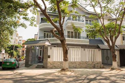 CHO THUÊ BIỆT THỰ 400m2 VỊ TRÍ TRUNG TÂM ĐẮC ĐỊA, p.Tân Phong, Quận 7. Cho thuê nhà ở tại Quận 7 Tp Hồ Chí Minh được đăng bởi Đỗ Hoàng