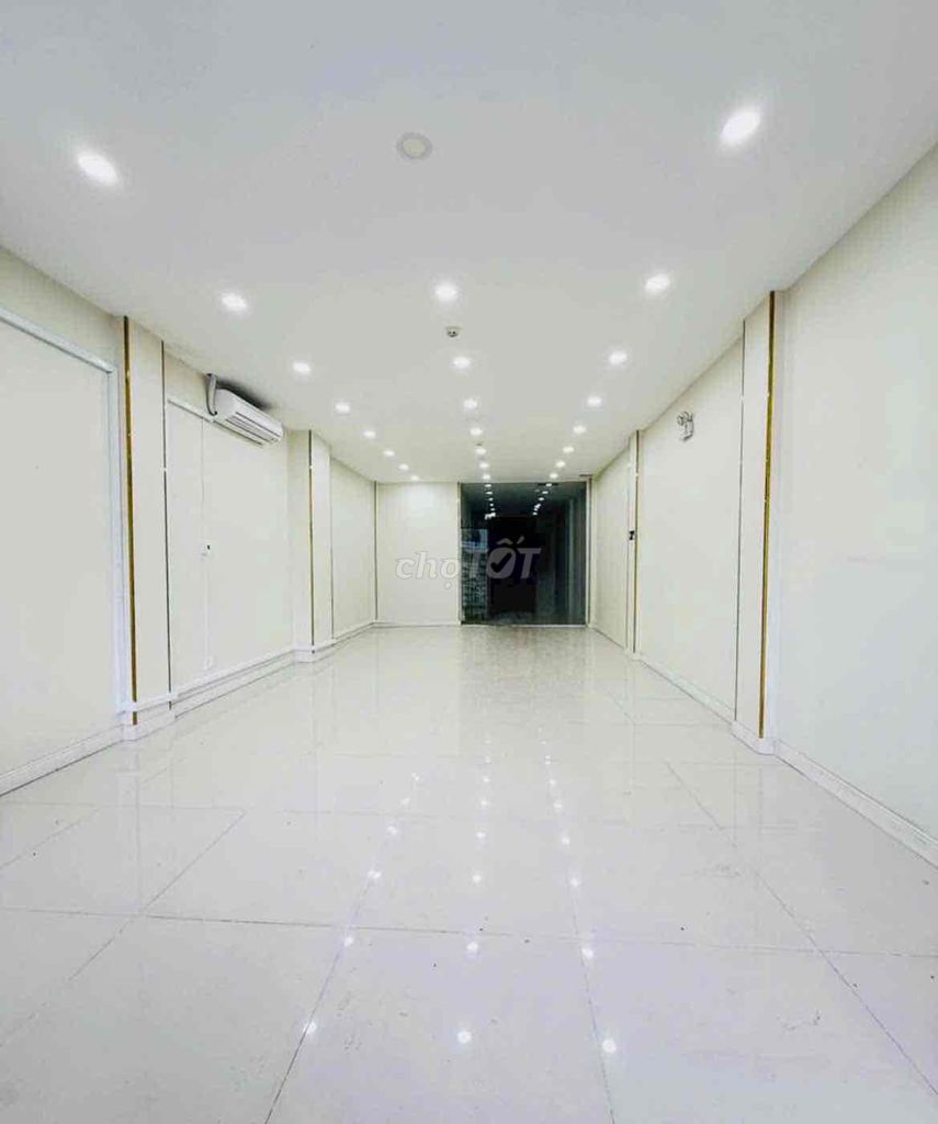 Cho thuê nhà 6 tầng Nguyễn Văn Linh , thang máy , pccc đầy đủ 15 phòng