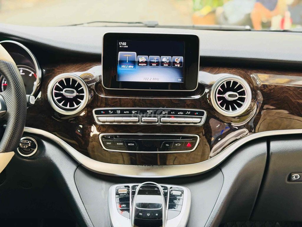 Mercedes-Benz V220 2016 Đen. Mua bán Ô tô tại Quận 8 Tp Hồ Chí Minh được đăng bởi Hồng Phúc hình 5