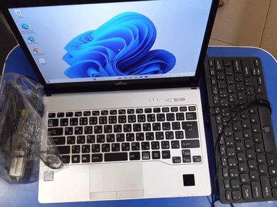Laptop Fujitsu Lifebook S937