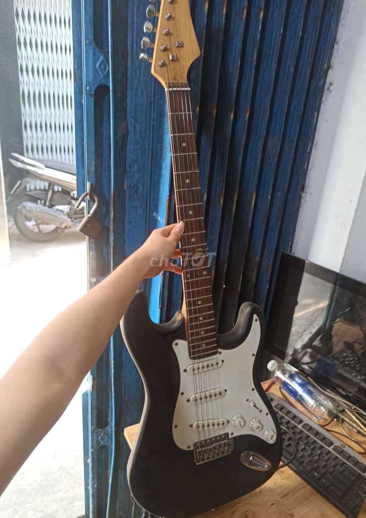 Tl đàn guitar cho ae thợ chuyên cần