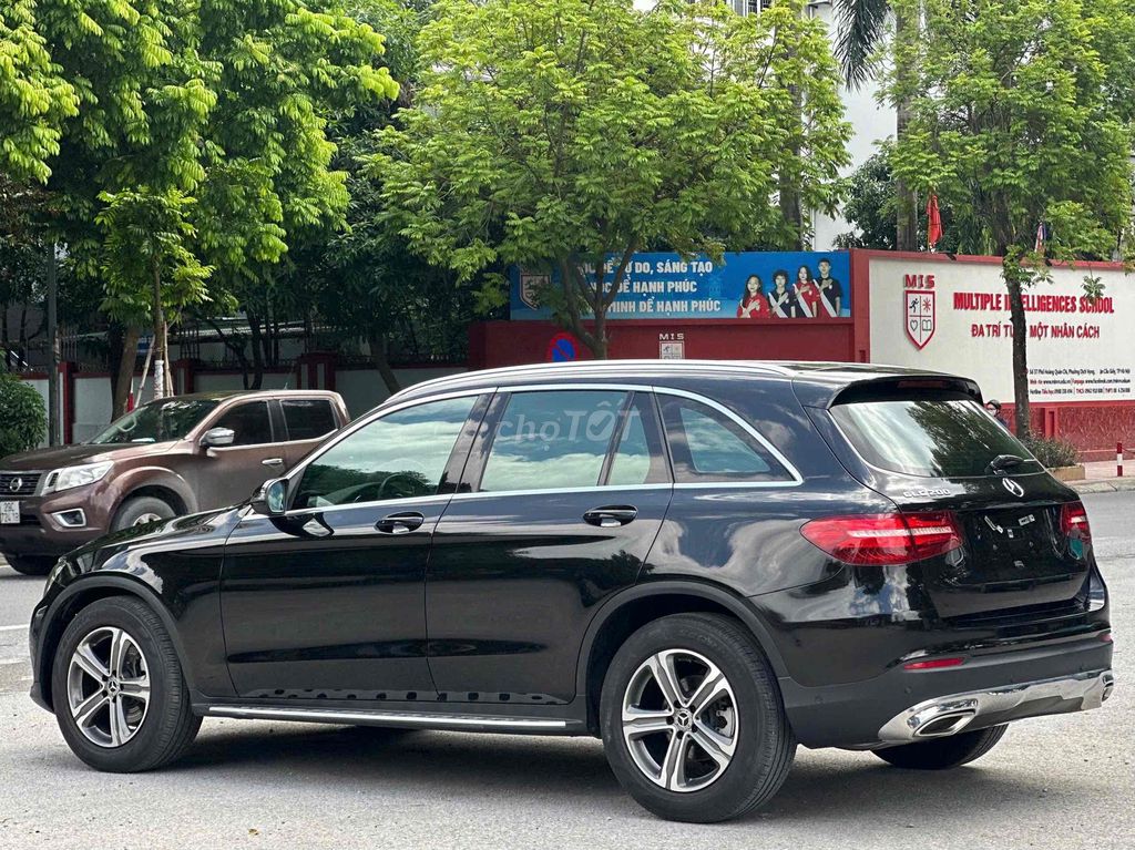 Mercedes Benz GLC200 sx 2018 màu đen. Mua bán Ô tô tại Quận Cầu Giấy Hà Nội được đăng bởi Cao Quý hình 5