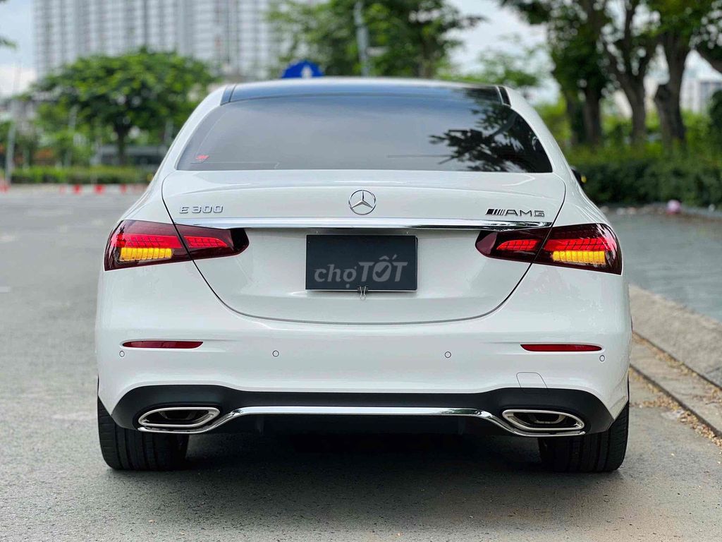 Mercedes E300 AMG 2021 Trắng/Đen 57.000 km. Mua bán Ô tô tại Quận 7 Tp Hồ Chí Minh được đăng bởi Hoàng Thọ hình 4