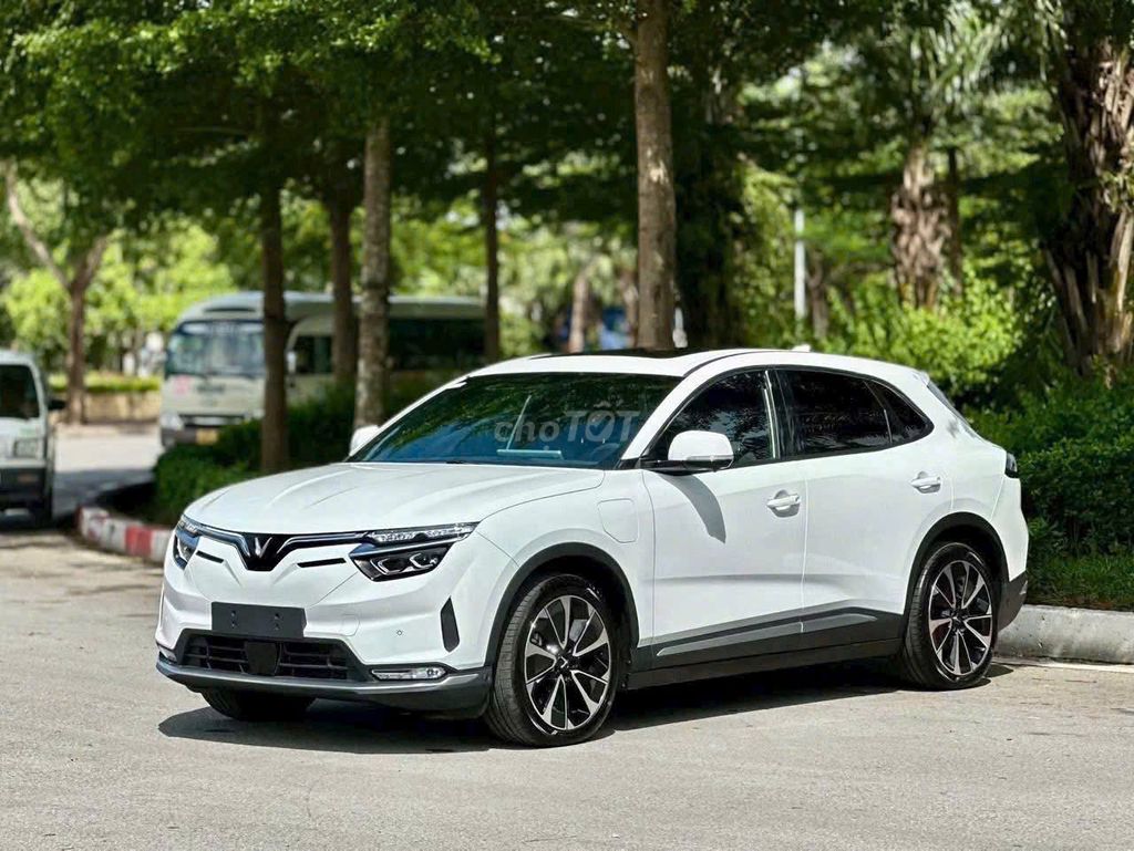 VF8 2023 GF Eco  - Màu Trắng - Sẵn xe - Hồ sơ. Mua bán Ô tô tại Huyện Gia Lâm Hà Nội được đăng bởi Vinfast Ocean Park Gia Lâm Hà Nội hình 2