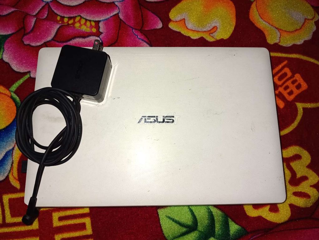 ASUS X201E i3 13 inch 4GB/32GB Trắng. Mua bán Laptop tại Quận Nam Từ Liêm Hà Nội được đăng bởi Nguyễn Xuân Hiếu hình 1