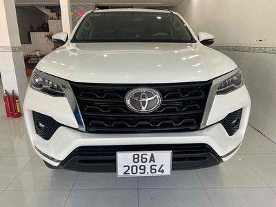 Toyota Fortuner 2022 2.4 4x2 AT - 29000 km