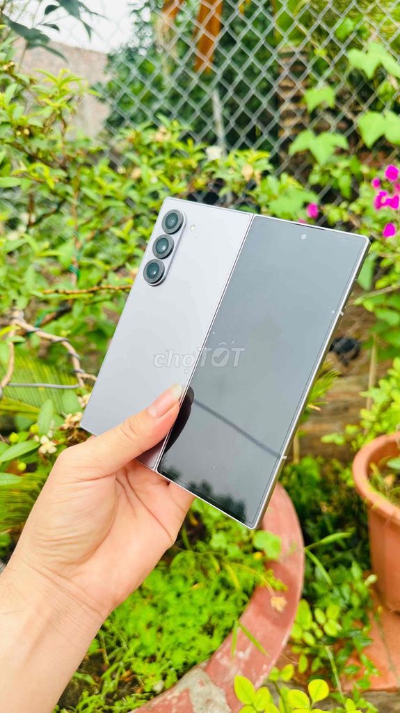 Samsung Galaxy Z Fold6 Bạc Nguyên bản. Mua bán Điện thoại tại Huyện Ba Vì Hà Nội được đăng bởi Trà my văn phúc hình 1