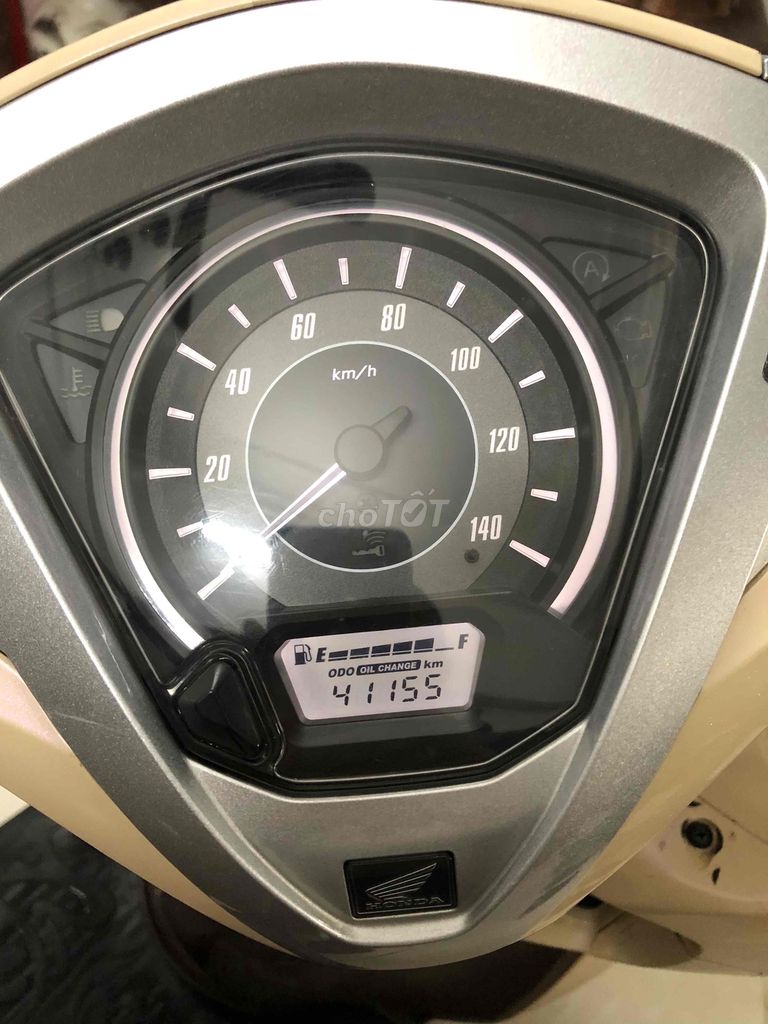 xe còn rất mới chưa xửa chữa gì chinh chủ bán. Mua bán Xe máy tại Quận Hai Bà Trưng Hà Nội được đăng bởi Trần Sơn hình 6