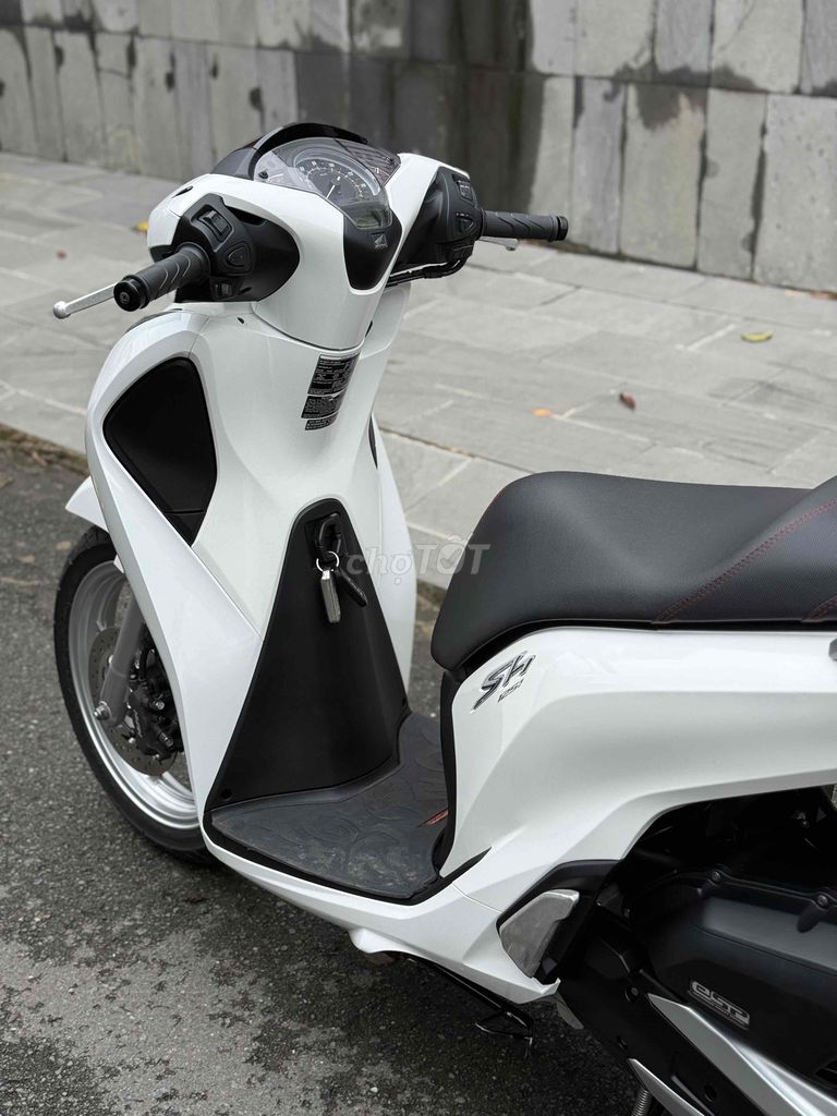 🌈 SH125 cbs 2018 Trắng—Xe Đẹp/Chính Chủ. Mua bán Xe máy tại Thành phố Biên Hòa Đồng Nai được đăng bởi Phong hình 4
