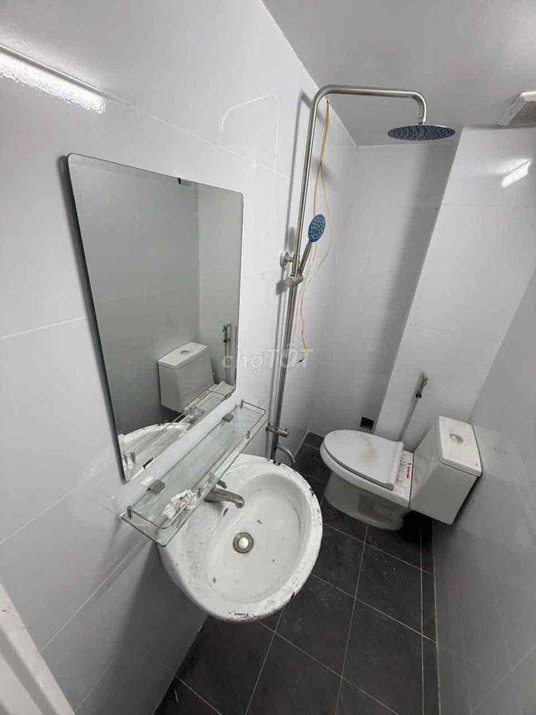 Bộ phòng vệ sinh Nhựa Trắng Mới. Mua bán Thiết bị vệ sinh, nhà tắm tại Huyện Bình Chánh Tp Hồ Chí Minh được đăng bởi Sơn hình 1