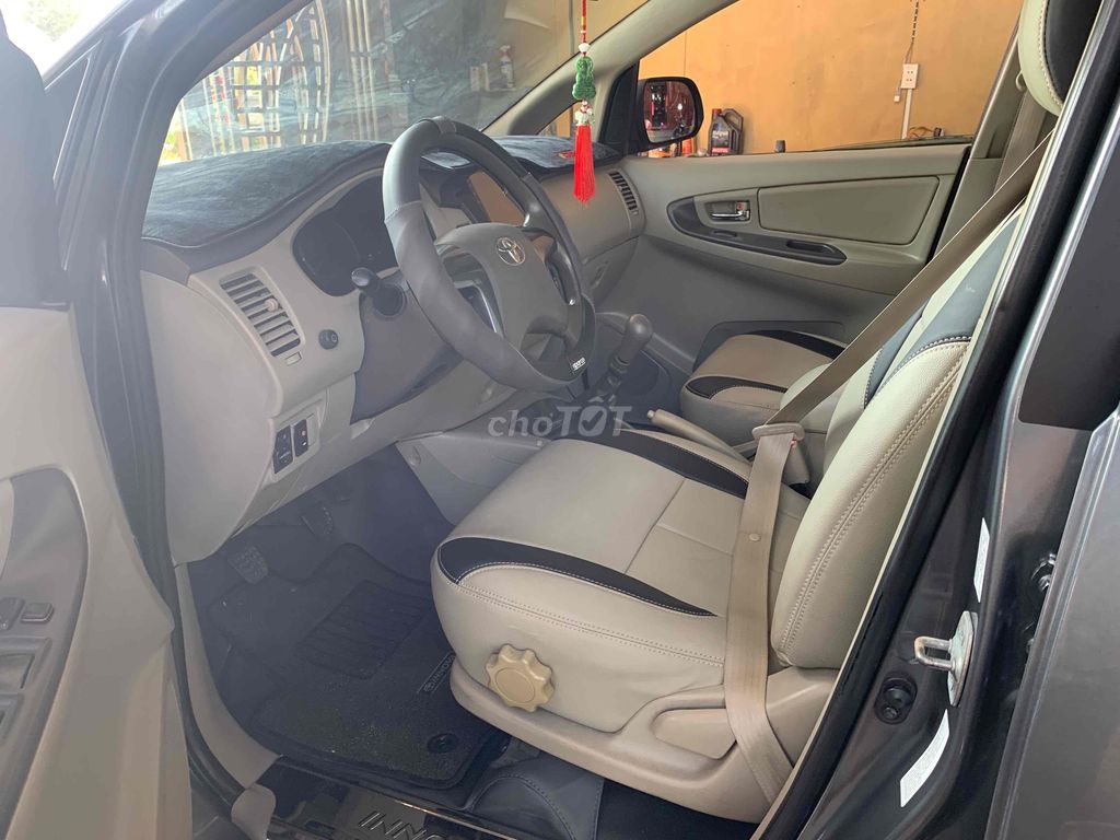 Toyota Innova 2015 E - 129000 km