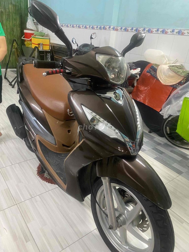 SYM Shark màu Nâu. Mua bán Xe máy tại Quận 7 Tp Hồ Chí Minh được đăng bởi thanh xuân hình 3