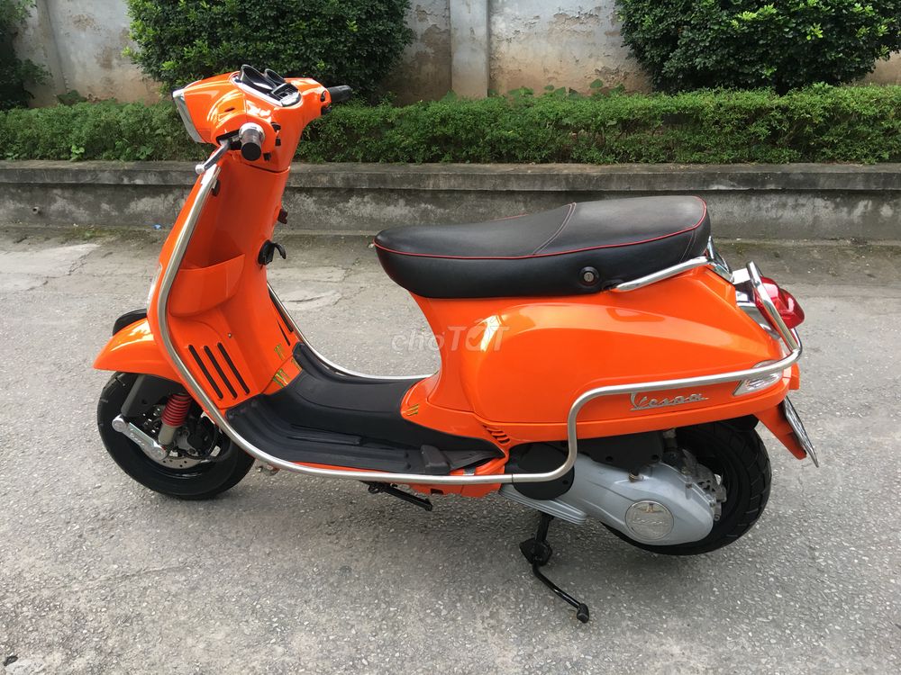 Piaggio Vespa LX 125 3vie đèn vuông màu cam 2017