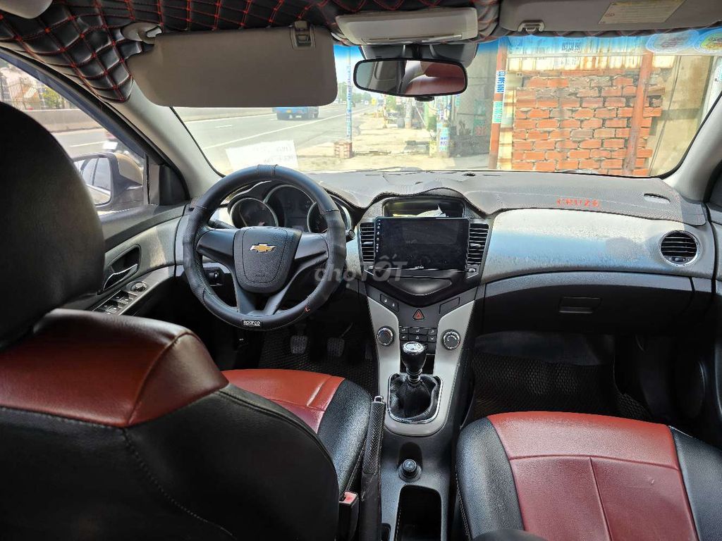 Ô tô Chevrolet Cruze 2011 số sàn màu vàng cát. Mua bán Ô tô tại Thị xã Bến Cát Bình Dương được đăng bởi lâm hiền  hình 5