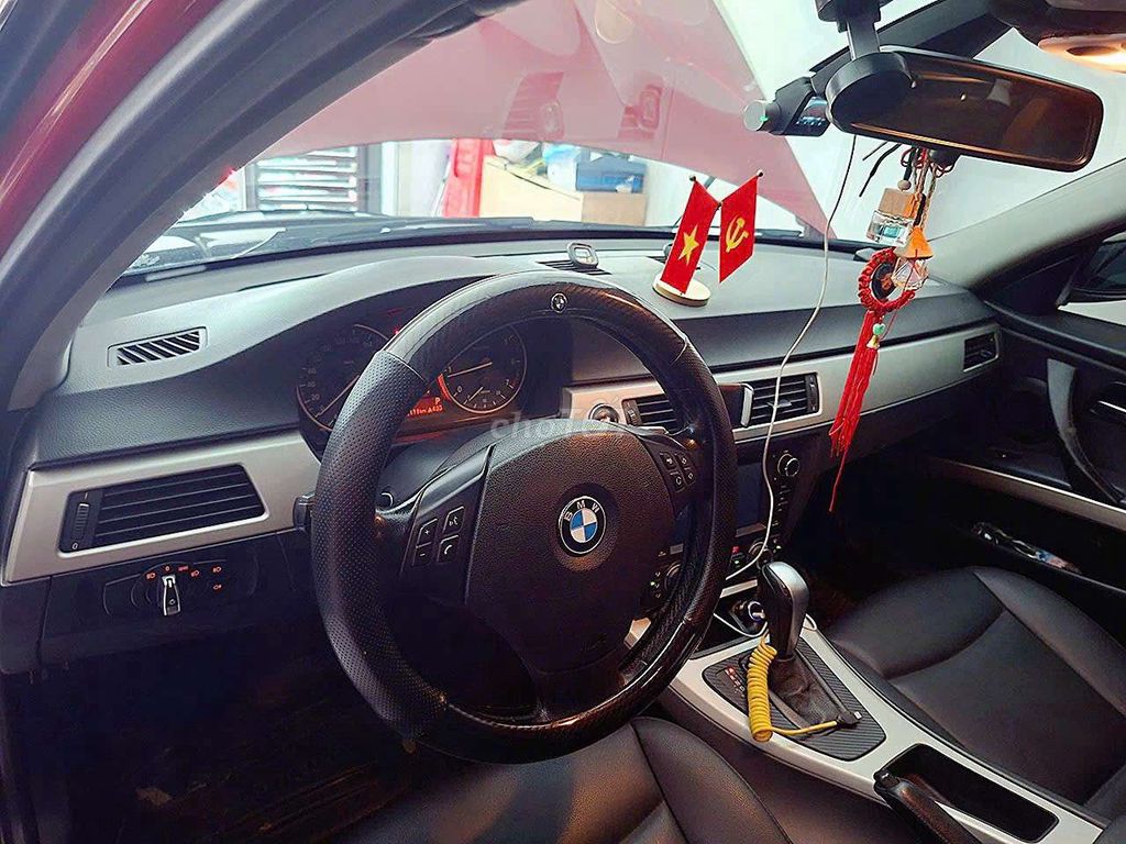 BMW 320i 2011 Đỏ. Mua bán Ô tô tại Quận 5 Tp Hồ Chí Minh được đăng bởi Blue Tyres hình 5