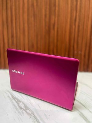 Laptop Samsung i5 đời 3, ram 4, ssd 120gb