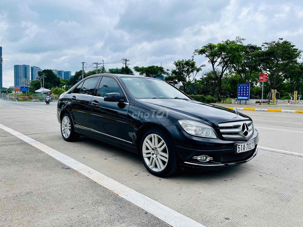 Cần bán Mercedes C230 sx2009 xe cực kì đẹp. Mua bán Ô tô tại Quận 6 Tp Hồ Chí Minh được đăng bởi Vinh Nguyễn hình 2