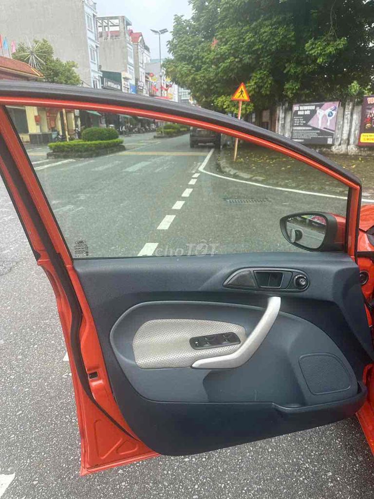 bán ford fista sx 2012 số tự động, như mới. Mua bán Ô tô tại Huyện Hoài Đức Hà Nội được đăng bởi Đức Giang hình 11