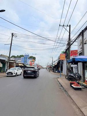 Kẹt tiền cắn răng bán lô đất vàng ngay trung tâm hành chính Dầu Giây