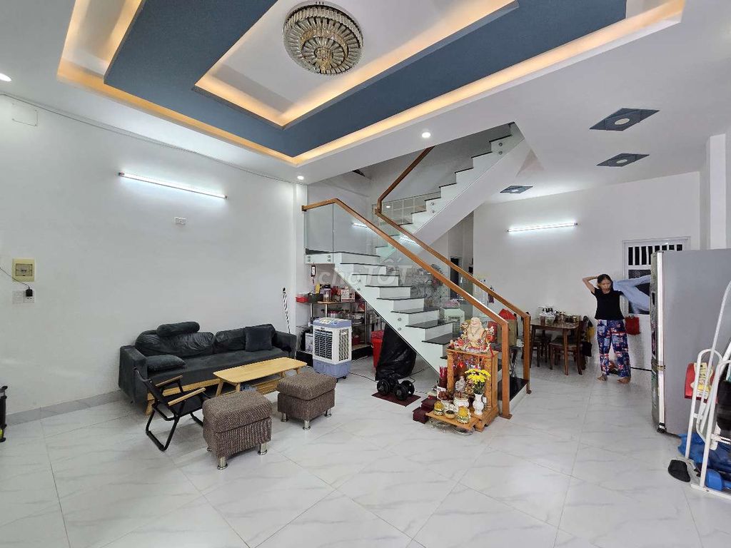 Bán nhà 2 tầng kiệt oto cách bến xe Đà Nẵng 2km
70m2.
Giá 3ty350. Mua bán nhà ở tại Quận Cẩm Lệ Đà Nẵng được đăng bởi Huỳnh Nga hình 3