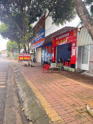 Mặt tiền kinh doanh đường Bùi Thị Xuân Long Khánh đang cho thuê. Mua bán nhà ở tại Thành phố Long Khánh Đồng Nai được đăng bởi Hoàng Cường