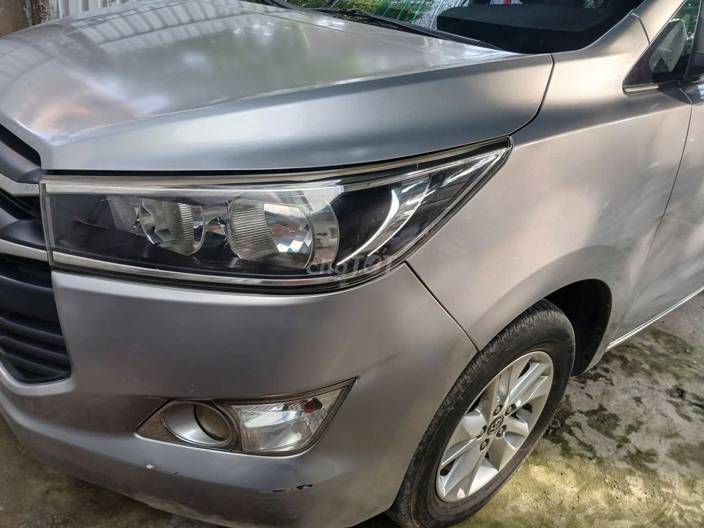 Toyota Innova 7 мест Серебристый