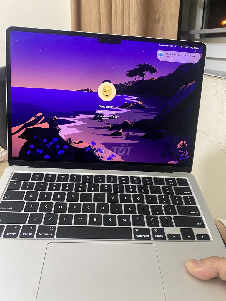 MacBook air m2 cần bán