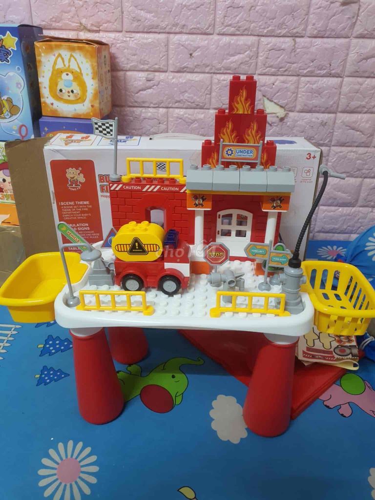 Thanh lý bàn lego xe cứu hoả