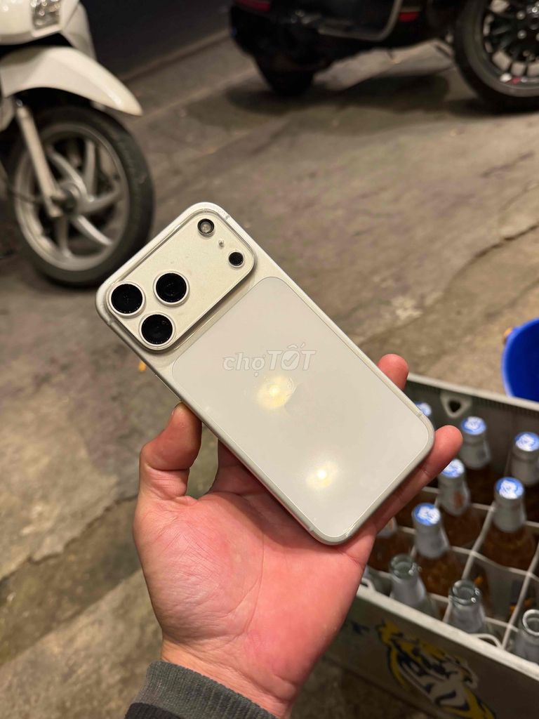 iPhone 17 Pro Max 256GB Trắng 99.9%. Mua bán Điện thoại tại Thành phố Đà Lạt Lâm Đồng được đăng bởi LỘC ĐÀ LẠT hình 1