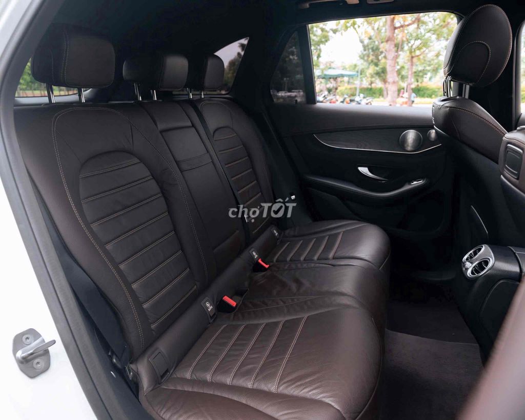 MERCEDES GLC300 4MATIC 2018. Mua bán Ô tô tại Quận 7 Tp Hồ Chí Minh được đăng bởi Tiền Bùi LONGANH  hình 9