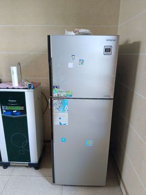Bán nhanh tủ lạnh Hitachi inveter đang còn mới đẹp. Mua bán Tủ lạnh tại Thành phố Vinh Nghệ An được đăng bởi Hiếu