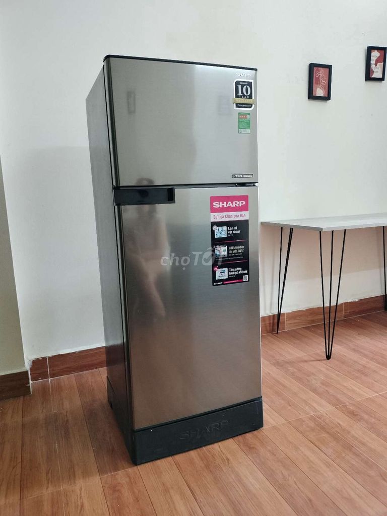 E cần thanh lý tủ lạnh sharp inverter 180l