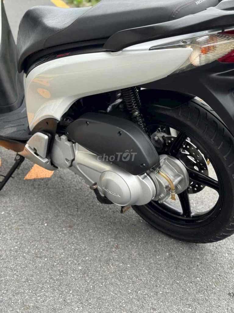 SH150i ý sm 106 đăng ký 2012 chưa rớt đầu. Mua bán Xe máy tại Thành phố Thủ Đức Tp Hồ Chí Minh được đăng bởi Tòng Nguyễn hình 6