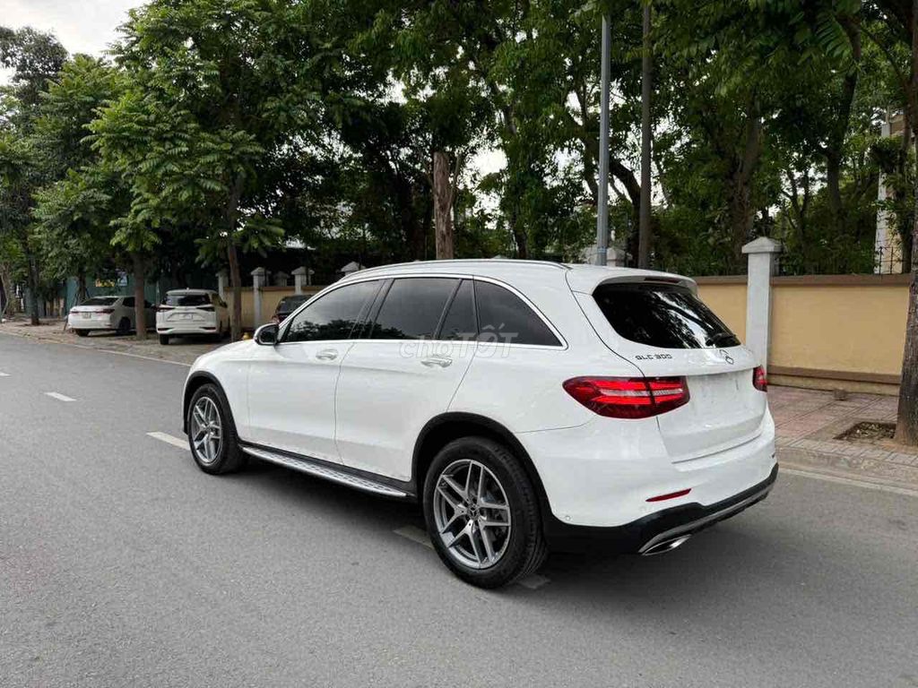 Mercedes Benz GLC 2019 300 4Matic - 95000 км