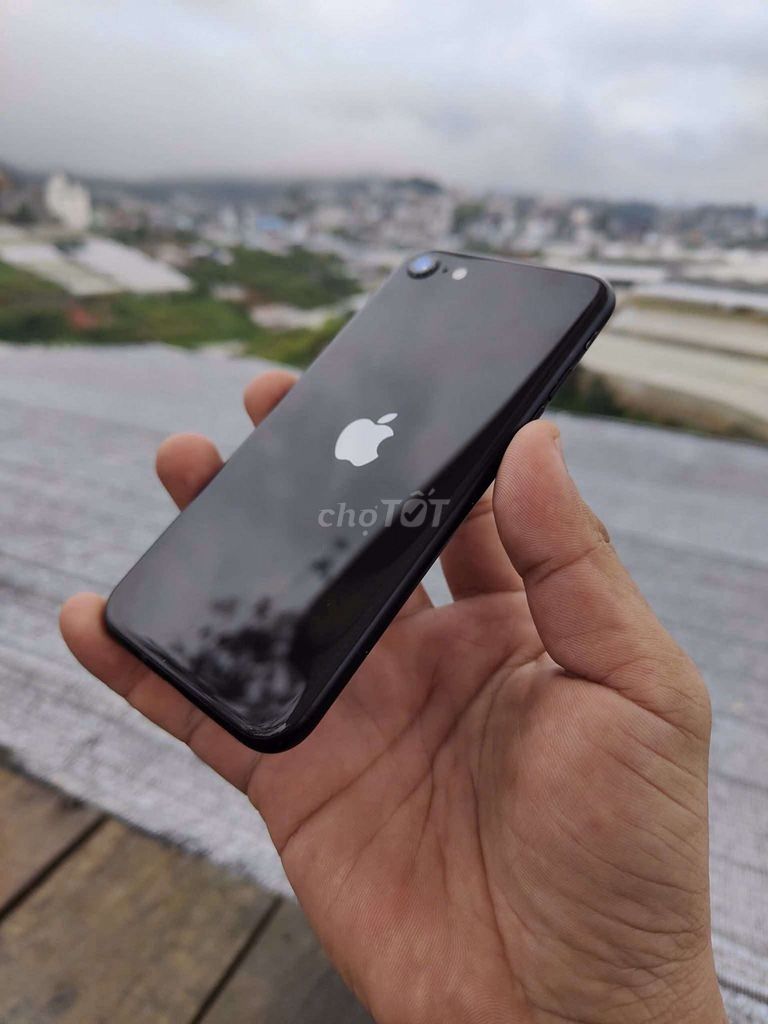 Apple iPhone SE 2020 64GB QT 2 sim giao lưu gl. Mua bán Điện thoại tại Thành phố Thủ Dầu Một Bình Dương được đăng bởi socmobi hình 1