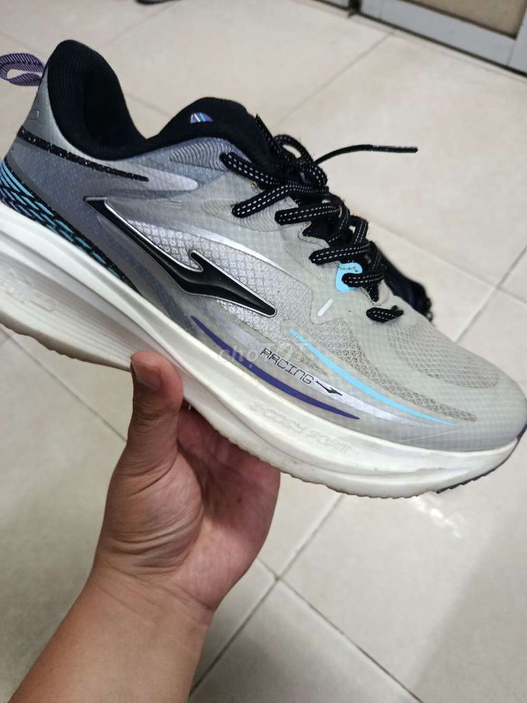 Giày Erke chạy bộ size 42