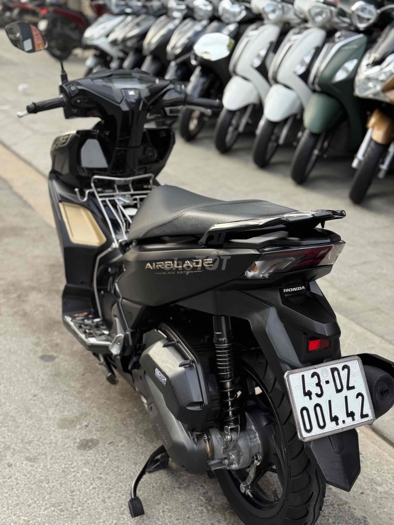 Honda Air Blade Bản đặc biệt Đen nhám. Mua bán Xe máy tại Quận Thanh Khê Đà Nẵng được đăng bởi Cửa Hàng Xe Máy Lê Được hình 5