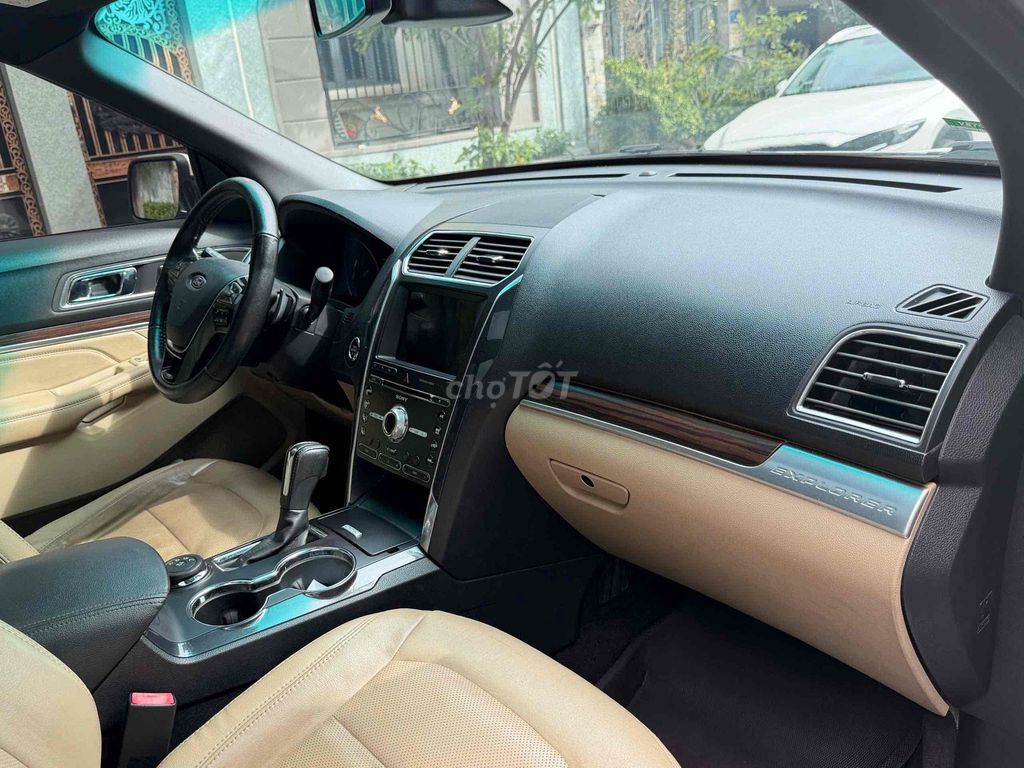 Ford Explorer 2016.Chất Đẹp.Xe Nhập Mỹ. Mua bán Ô tô tại Quận Tân Phú Tp Hồ Chí Minh được đăng bởi FORD TÂN PHÚ  hình 8