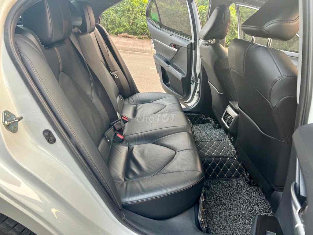 Toyota Camry 2022 2.5 Q - 43000 km. Mua bán Ô tô tại Quận Long Biên Hà Nội được đăng bởi Trang Gala hình 10