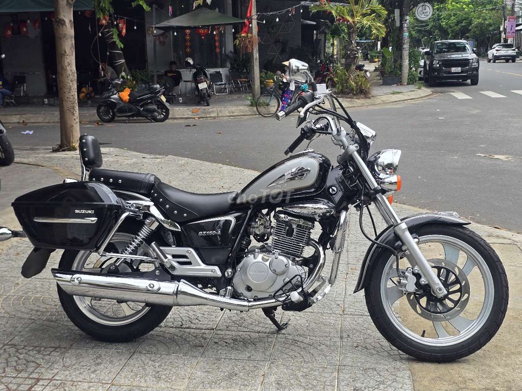 Suzuki GZ150A 2020 чёрный 2700 км, номер 43, от хозяина