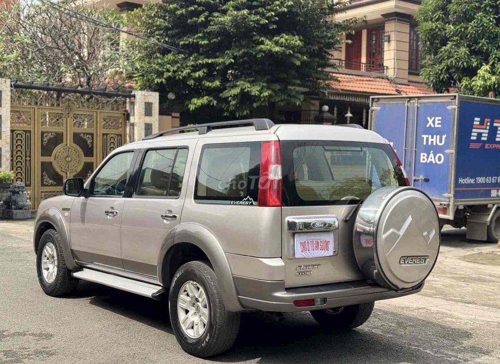 Bán Ford Everets đời 2009 số tự động máy dầu. Mua bán Ô tô tại Quận 3 Tp Hồ Chí Minh được đăng bởi Hoàng Gia Auto hình 5