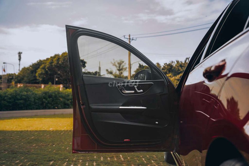 Mercedes C200 Avantgarde 2022 Đỏ 15.000km. Mua bán Ô tô tại Quận 7 Tp Hồ Chí Minh được đăng bởi Hoàn Lee Xe Lướt hình 18