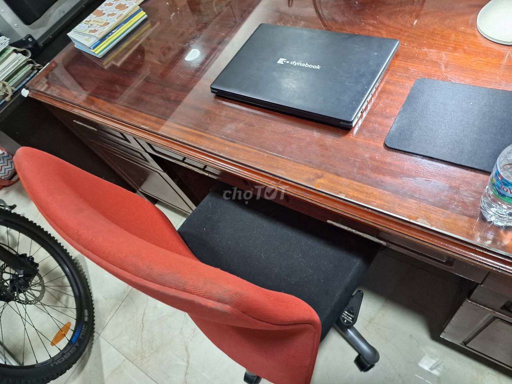 Ghế xoay văn phòng bọc Nỉ, chân Nhôm Đỏ Đen. Mua bán Đồ dùng văn phòng tại Quận Tân Bình Tp Hồ Chí Minh được đăng bởi Nguyễn Văn Long hình 1