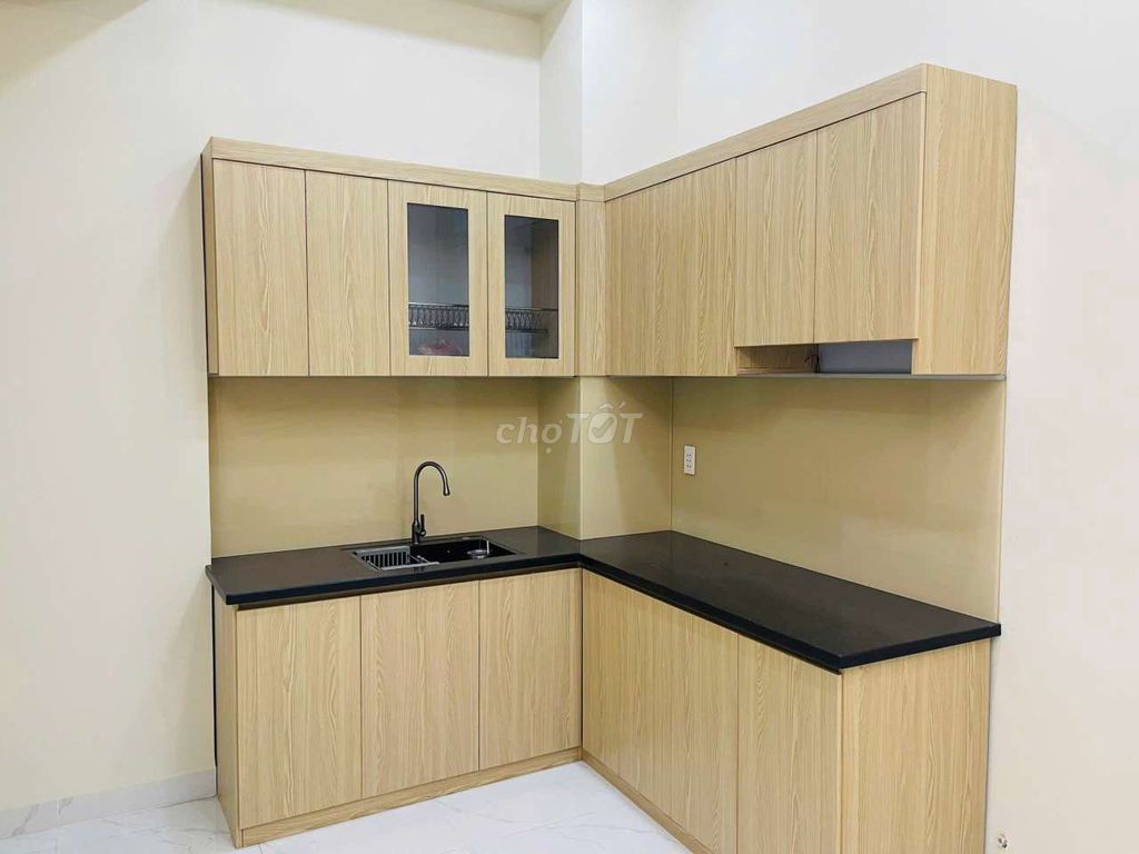 CHO THUÊ NHÀ PHỐ 3 TẦNG+ SÂN THƯỢNG MỚI 100% –HXH - GẦN VẠN PHÚC CITY