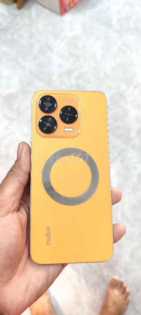 ZTE Nubia V70 DS 256GB Vàng Cam. Mua bán Điện thoại tại Huyện Di Linh Lâm Đồng được đăng bởi Lộc Phát 79 hình 1