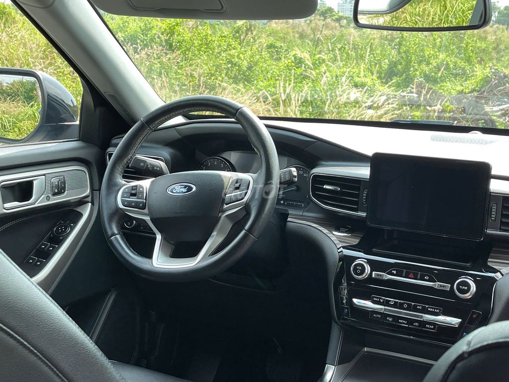 Ford Explorer Limited 2023  - 17000 km. Mua bán Ô tô tại Quận 10 Tp Hồ Chí Minh được đăng bởi Trần Hoàng Long hình 4