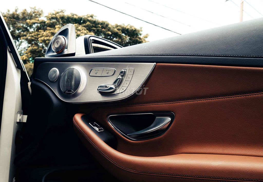 Mercedes Benz C Class 2017 C300 Coupe - 32000 km. Mua bán Ô tô tại Quận Tân Phú Tp Hồ Chí Minh được đăng bởi phat hình 11