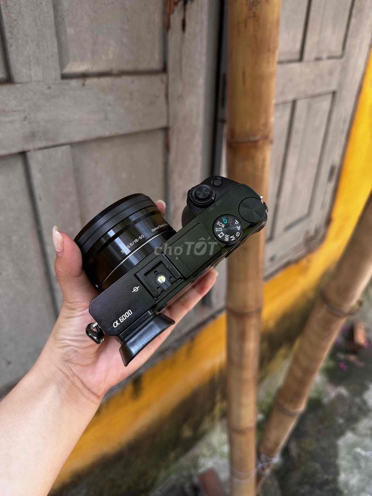 Máy ảnh Sony A6000 Đen Đã sử dụng. Mua bán Máy ảnh, Máy quay tại Thành phố Hội An Quảng Nam được đăng bởi Chi Tran hình 1