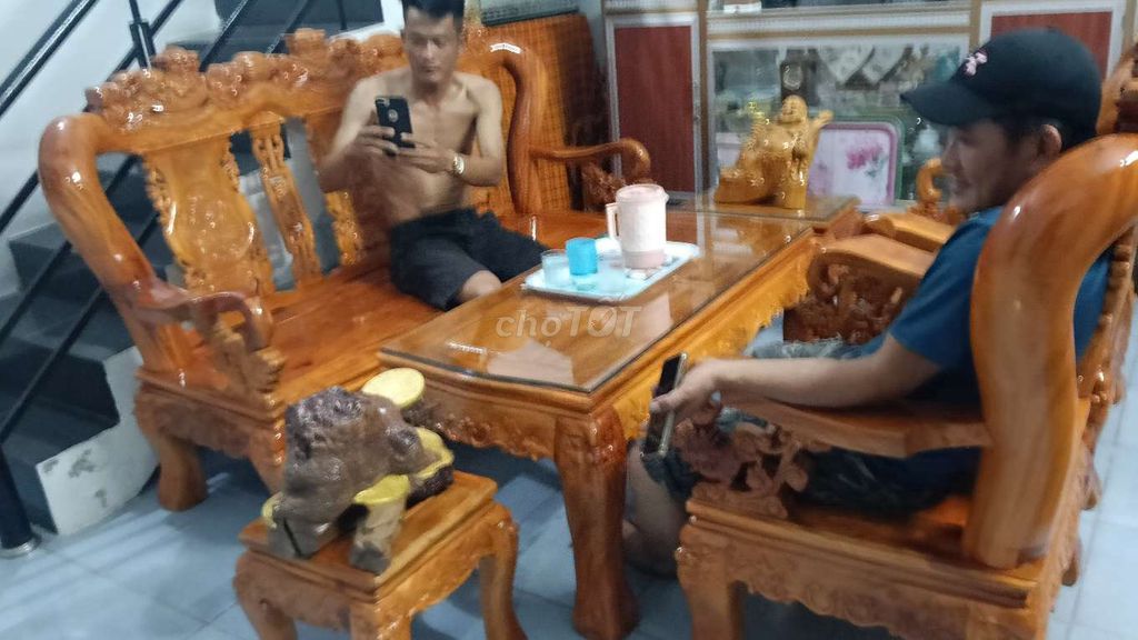 Bộ ghế phòng khách Gỗ Nâu. Mua bán Bàn ghế tại Huyện Phú Vang Thừa Thiên Huế được đăng bởi bảo ngọc hoàng anh hình 1