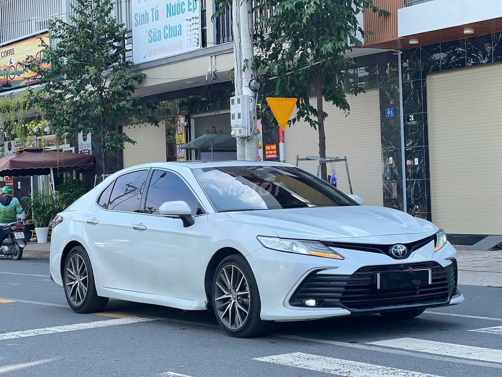 Toyota Camry 2021 2.5Q - 66000 km. Mua bán Ô tô tại Thành phố Thủ Dầu Một Bình Dương được đăng bởi trần thị khánh huyền  hình 1